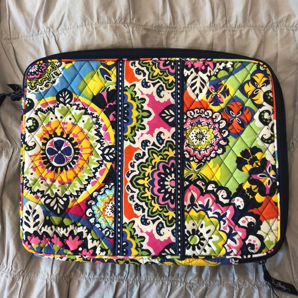 Vera Bradley Handbags - Vera Bradley 13” computer case